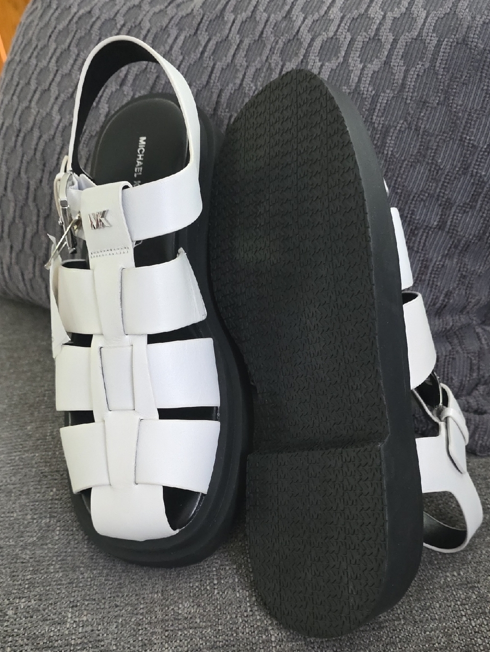 Michael Kors White Leather Basket-Weave Sandals with Black Sole - Picture 3 of 6